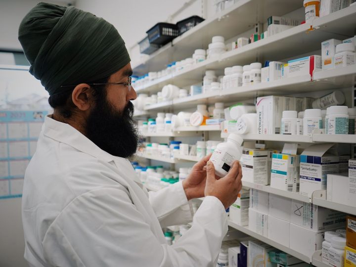 Apothekerin im Beratungsgespräch
